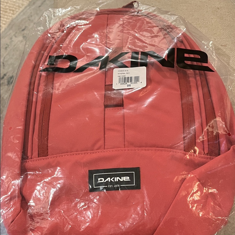 Dakine Cosmo 6.5L Backpack in Mineral Red/NWT - Picture 4 of 12